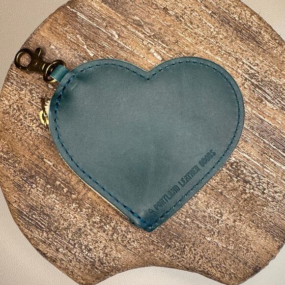 Portland Leather Heart Keychain Pouch FAST SHIP CARIBBEAN Heart NEW - Picture 1 of 3